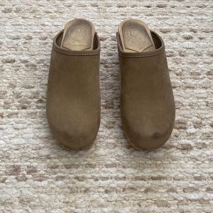 No.6 old school clog- mid heel